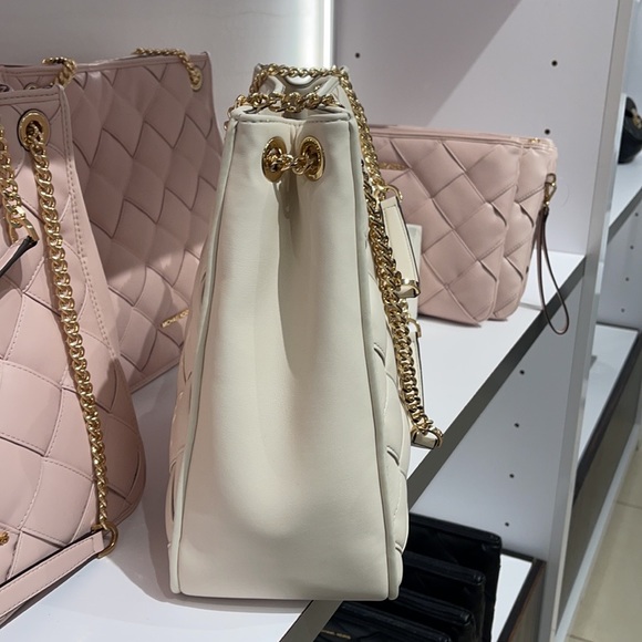 Michael Kors MK Regina Shoulder Bag Soft Leather Large Conv Bag - Picture 13 of 16